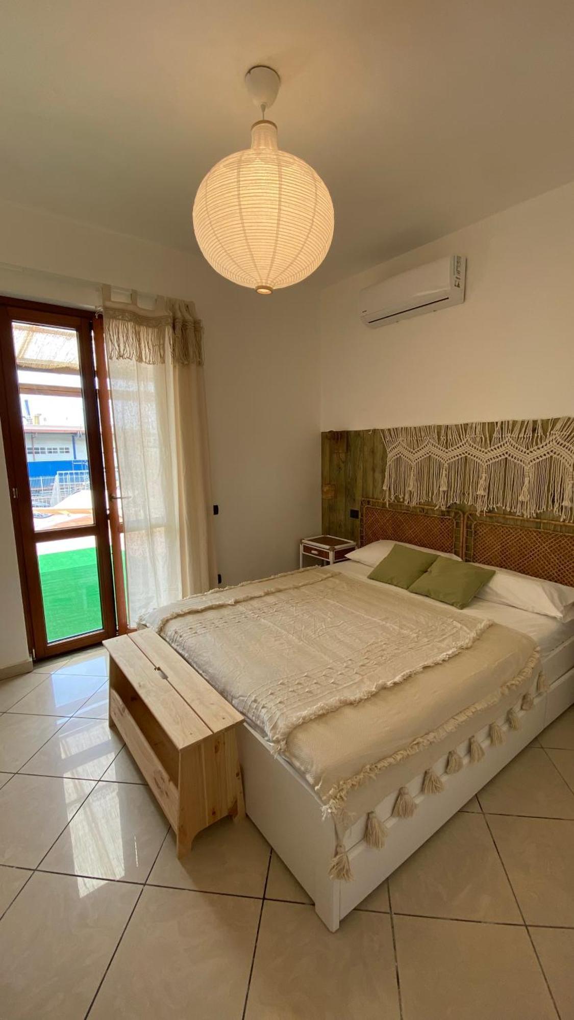 Giu Al Porto Apartment Salerno Luaran gambar