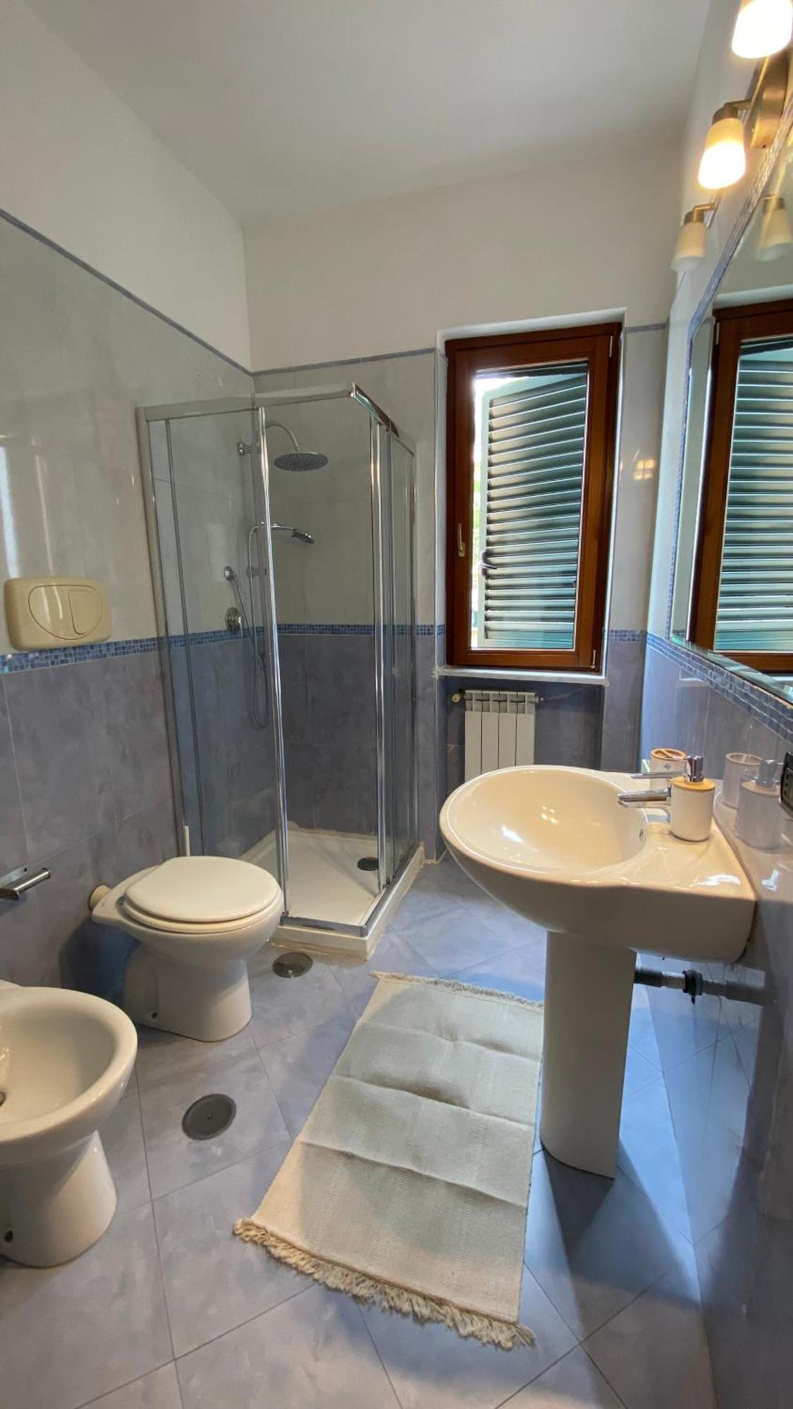 Giu Al Porto Apartment Salerno Luaran gambar